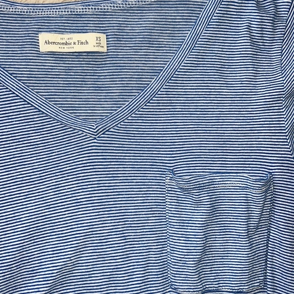 Abercrombie V-neck - Picture 3 of 5